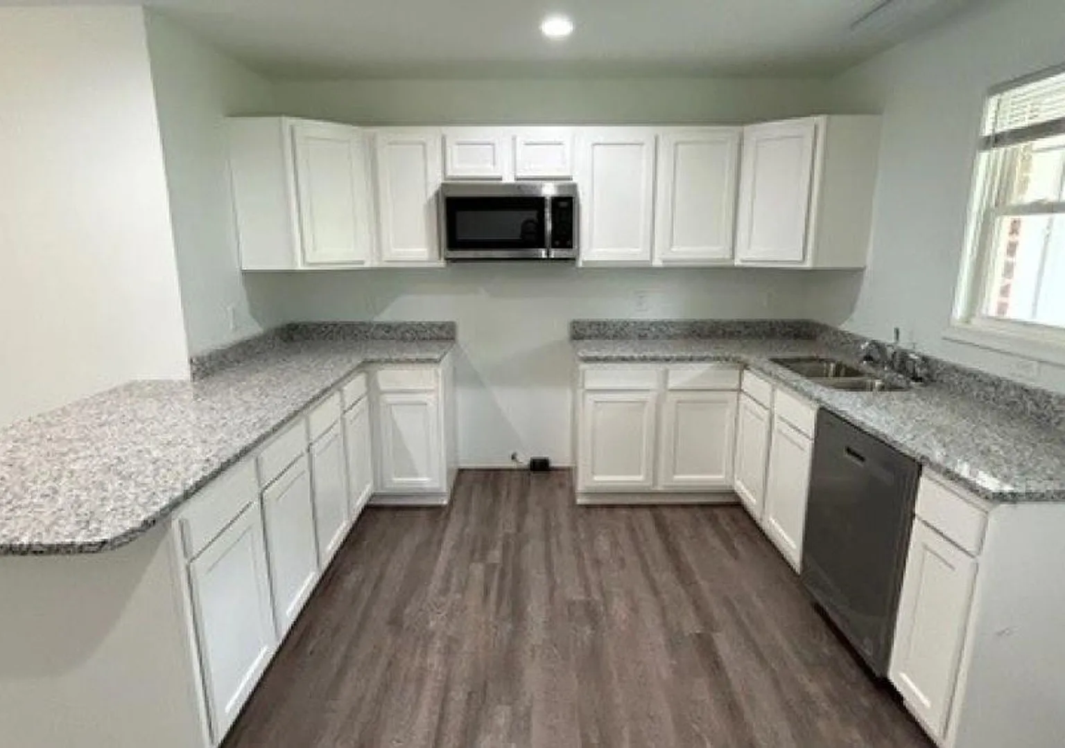 Hunter Street Apartments — Photo 1