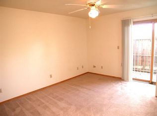 425 N Robinson Cir APT H3, Carbondale, IL 62901