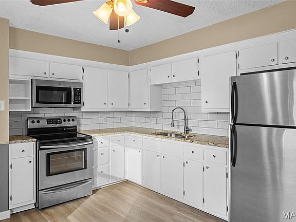3rd image of 704 Saint Joseph Dr