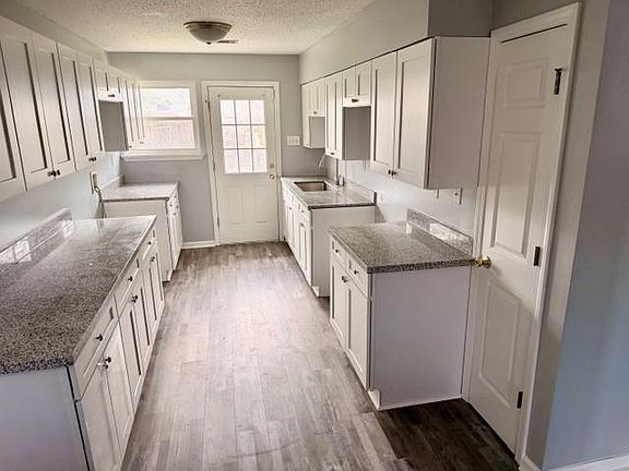 4th image of 4850 Lynhuber Dr