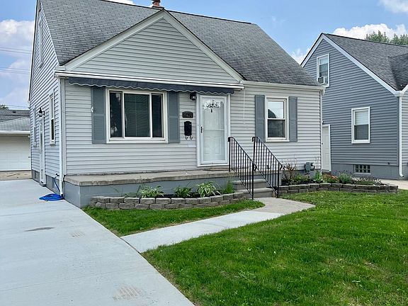 2nd image of 19621 Avalon St