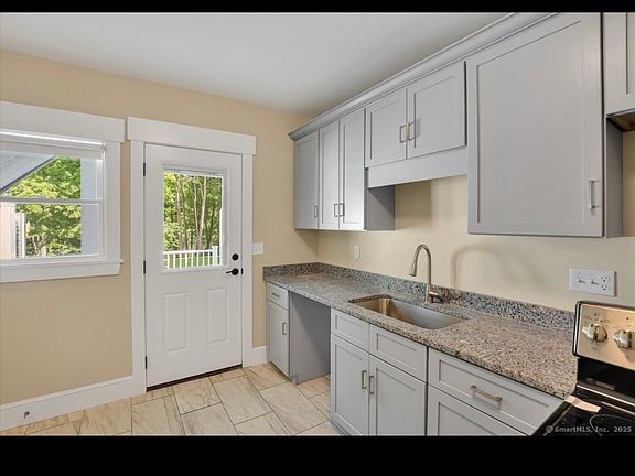 3rd image of 72 Tunxis St #78