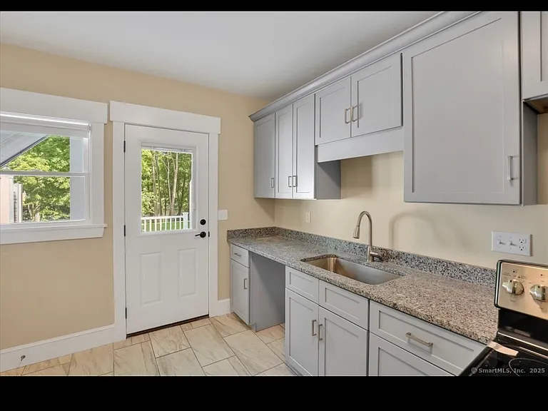 72 Tunxis St #78 — Photo 3