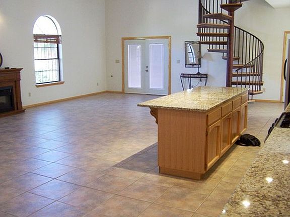 5th image of 2143 Sandalwood Ct