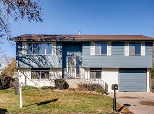 10215 Carmody Ln, Lakewood, CO 80227