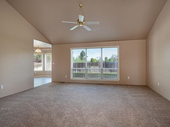 4th image of 1621 Hollyhock Dr