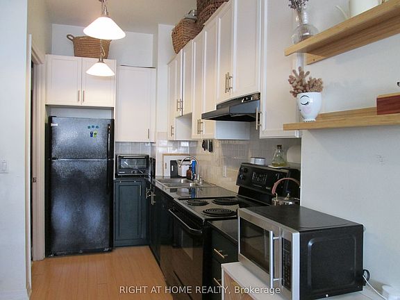 3rd image of 797 Don Mills Rd #206