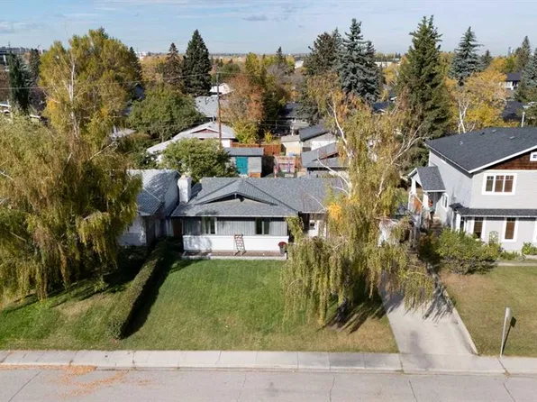2320 S 58th Ave SW, Calgary, AB T3E 1N5