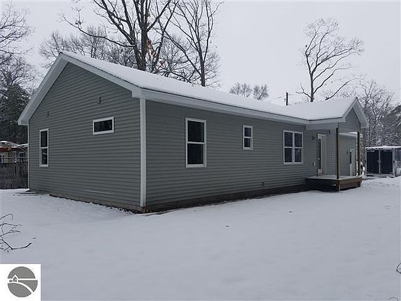 3rd image of 1738 Linden Ave