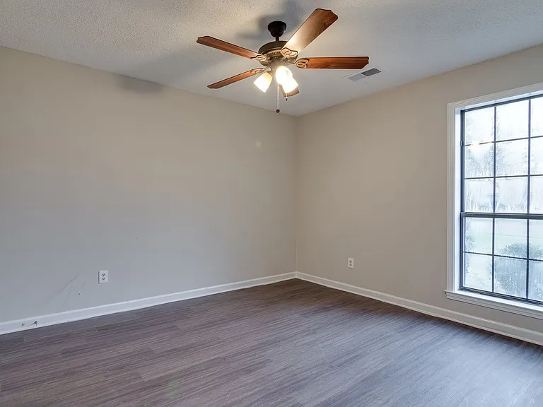 6562 Lake Valley Dr — Photo 8