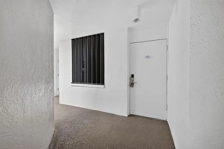 2 bed, 1679 sqft, $3,500 — Photo 4