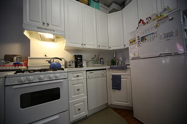 Rented by Metropolitan Realty | media 4