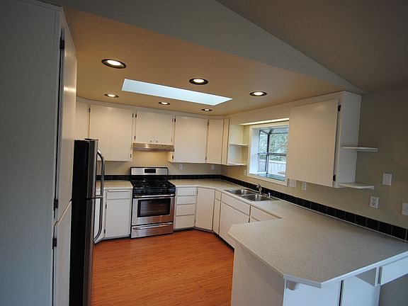2nd image of 710 19th Street Ct NW