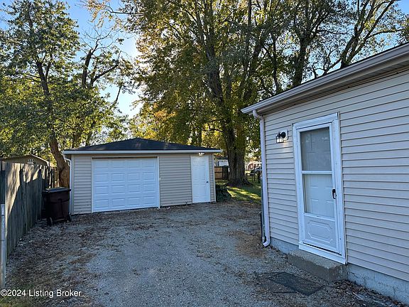 3rd image of 212 Linda Ln