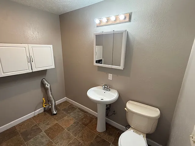 504 W Navarre St — Photo 9