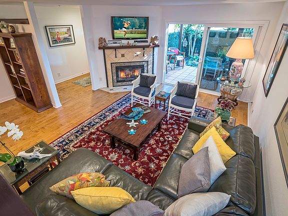 FR - Living Rm - Patio