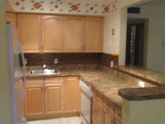 4th image of 4700 N Flagler Dr APT 106