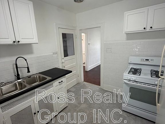 2nd image of 1940 Crosswell Pl APT 2