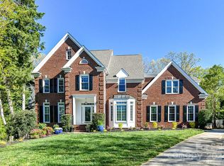 225 Liriope Ct, Matthews, NC 28105