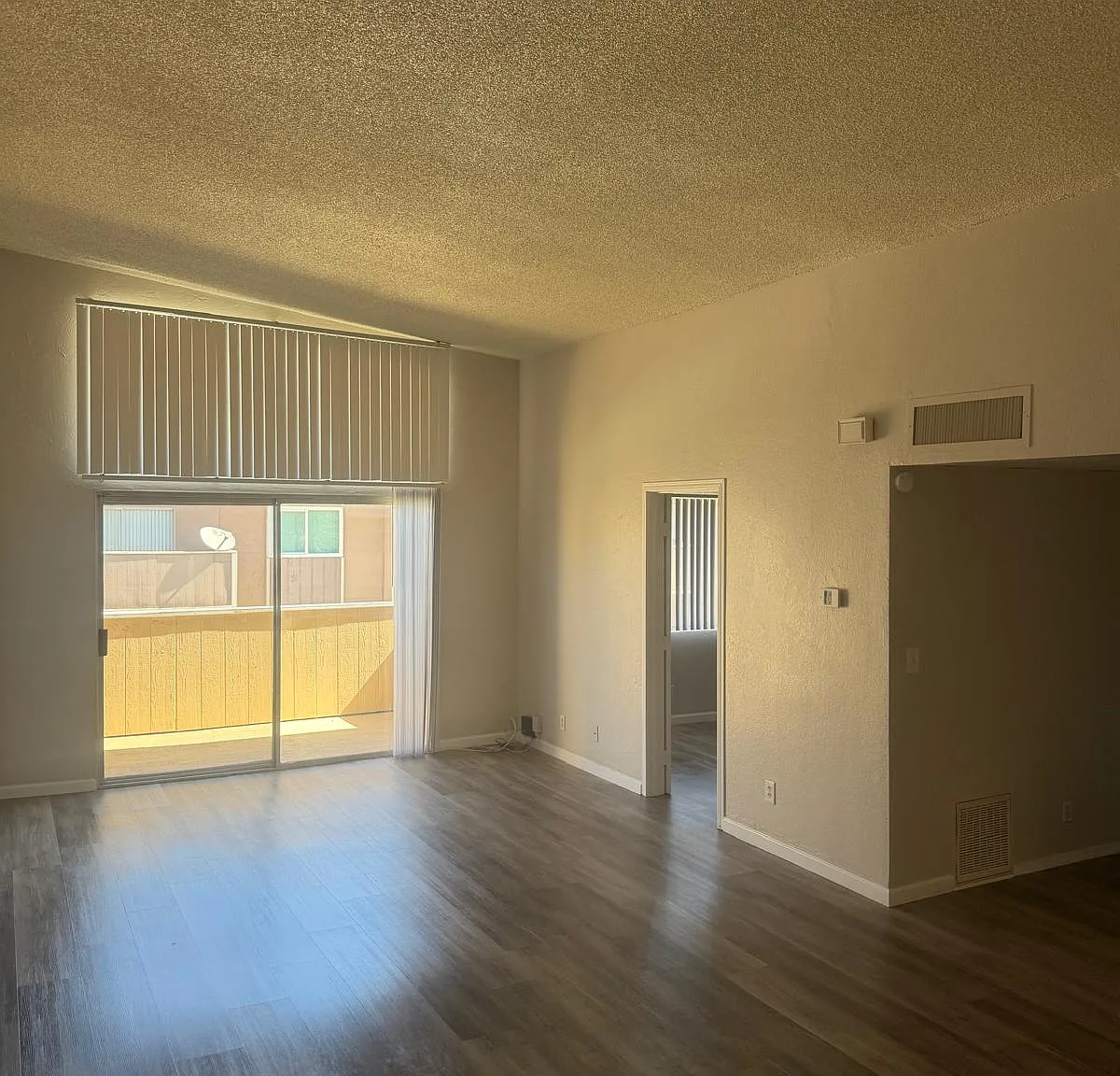2 bed, 833 sqft, $1,795 — Photo 3
