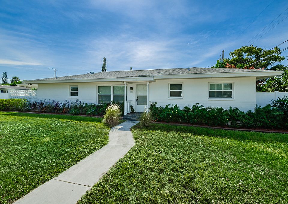 695 San Salvador Dr