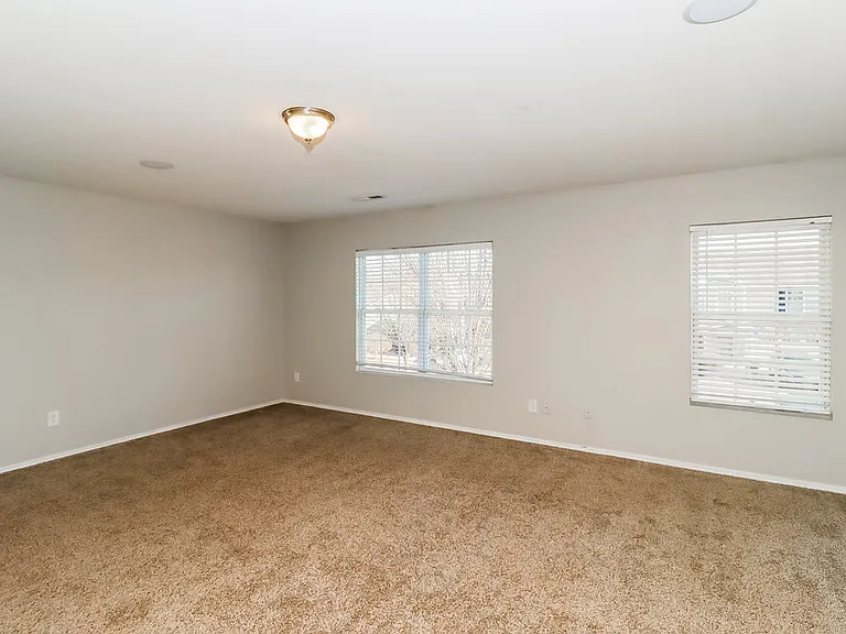 941 Silverberry St — Photo 13