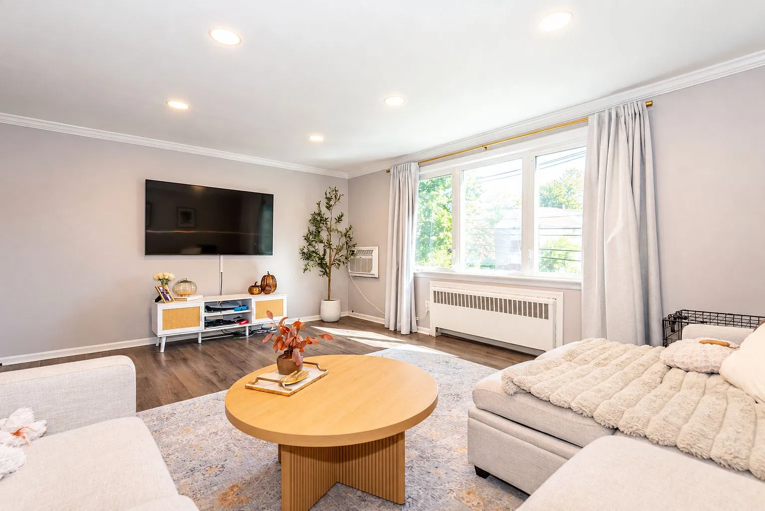 2 bed, 1056 sqft, $2,650 — Photo 4