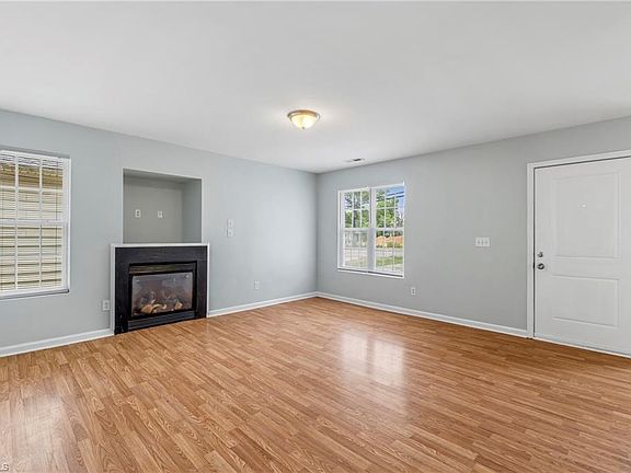 4th image of 405 N Dudley St