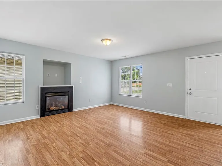 405 N Dudley St — Photo 4