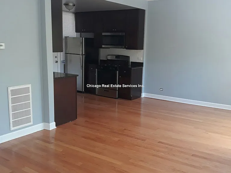 1644 W Pratt Blvd #1J — Photo 2
