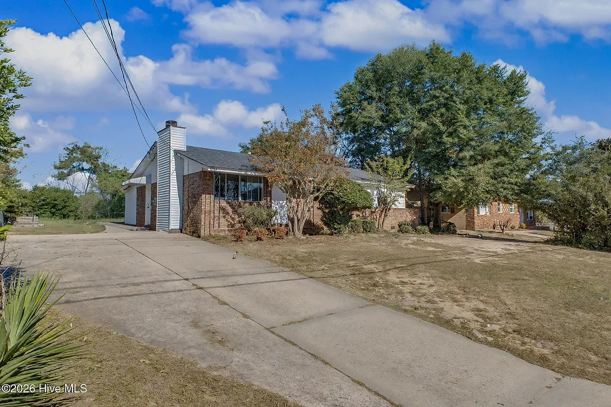 Building Photo - 2709 Lumpkin Rd