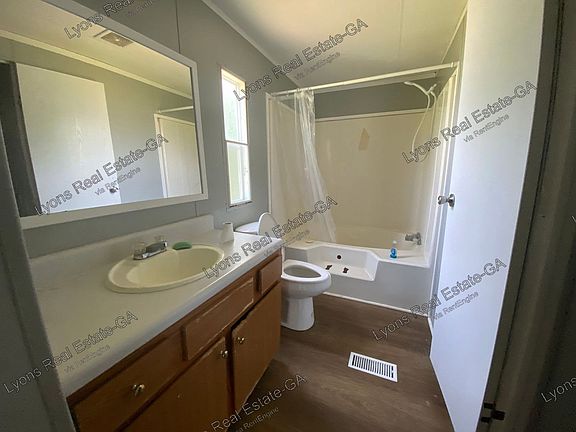 5th image of 604 Sycamore Dr