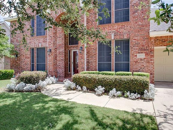 3rd image of 6615 Canyon Crest Dr