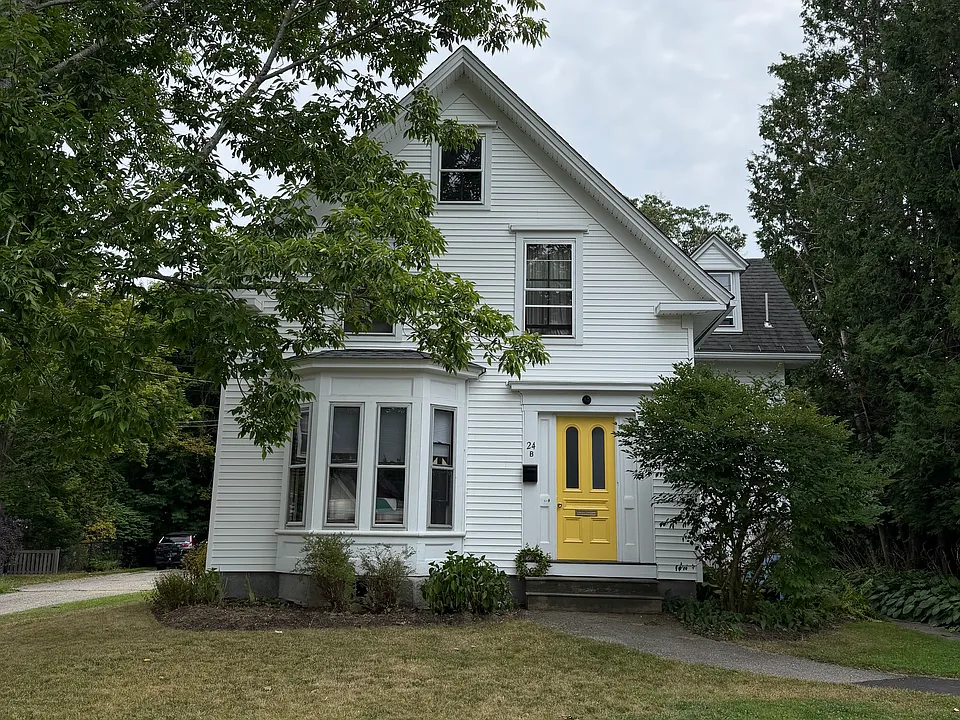 24 Pearl St #B