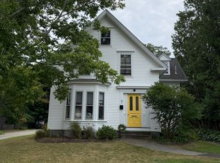 24 Pearl St #B, Camden, ME 04843