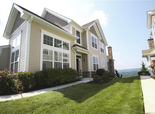 31 Briar Ridge Dr #31, Bethel, CT 06801