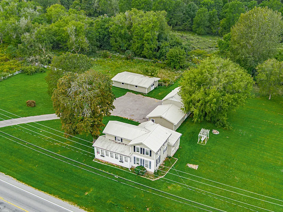 4228 Hartland Rd