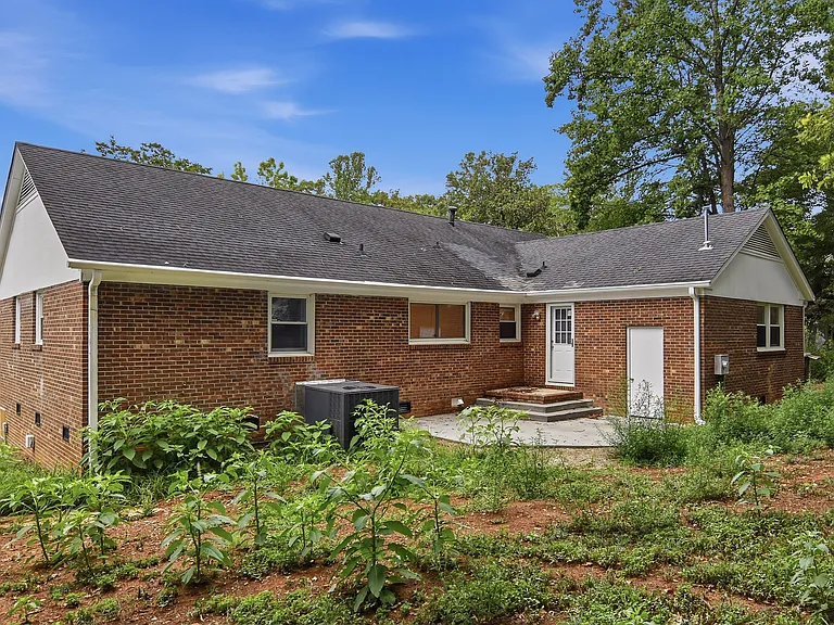 207 Leland Dr — Photo 29