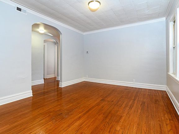 3rd image of 646 W 35th St