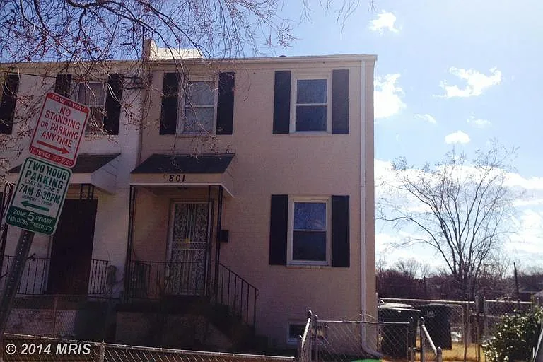 801 Gallatin St NE photo 1