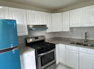 26 N Salem Dr, Schaumburg, IL 60194
