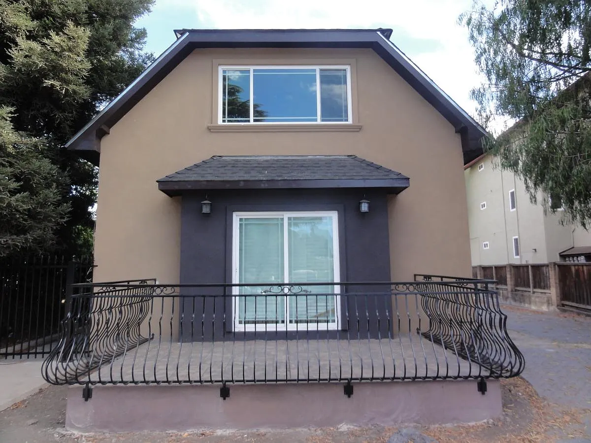 3 bed, 1450 sqft, $3,500 — Photo 1