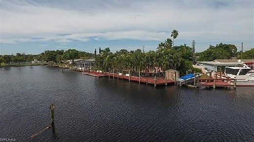 1st image of 4316 Harbour Ln
