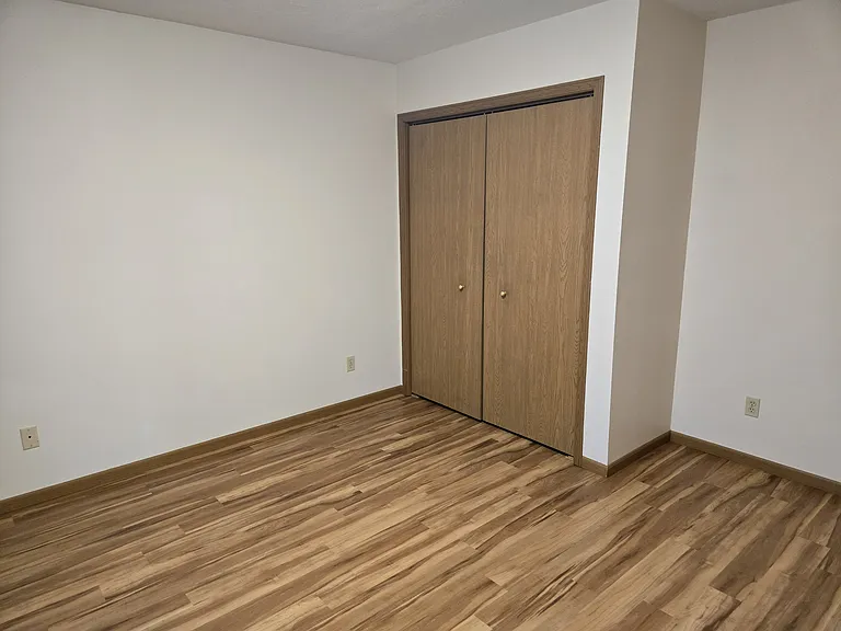 922 Vos St — Photo 8