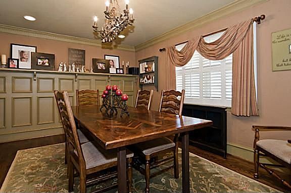 4th image of 10528 Royalwood Dr