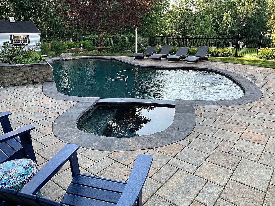 2nd image of 4 Pasture Ln