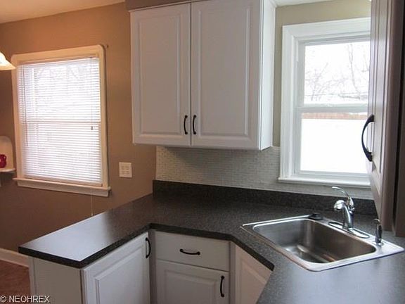 2nd image of 7422 Glencoe Ave