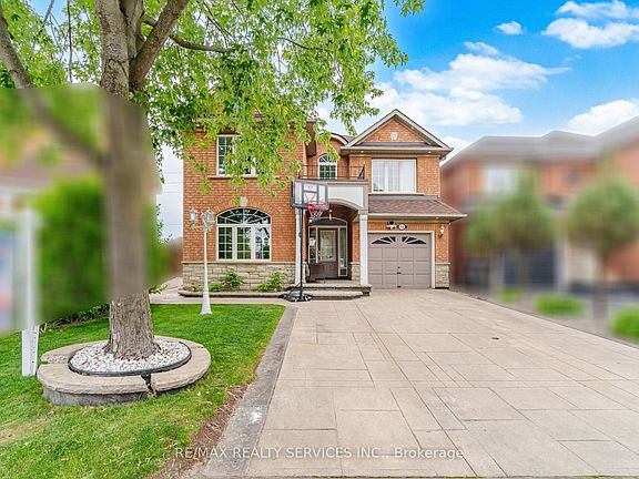 2nd image of 44 Brambirch Cres