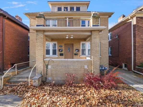 829 Beaconsfield Ave #2N