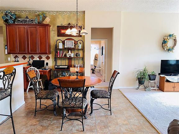 5th image of 3316 Silver Creek Dr